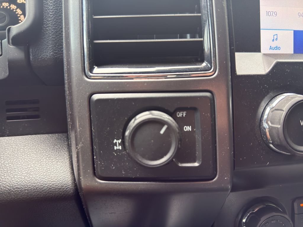 Used 2020 Iconic Silver Metallic Ford XLT image 25