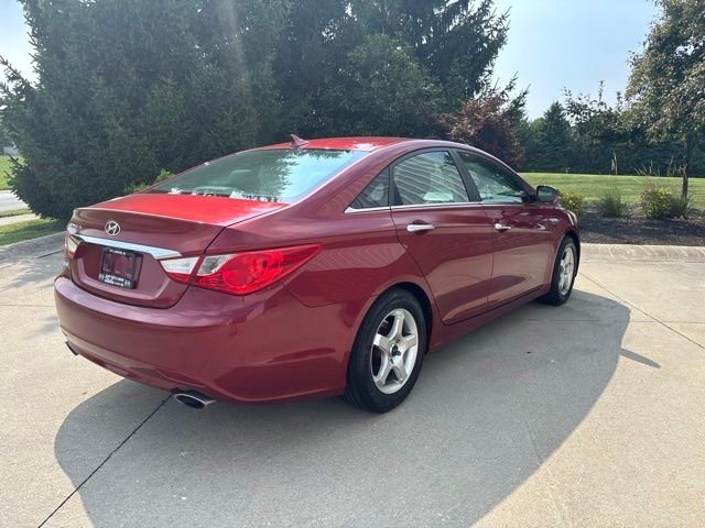 Used 2011 Red Hyundai SE image 6