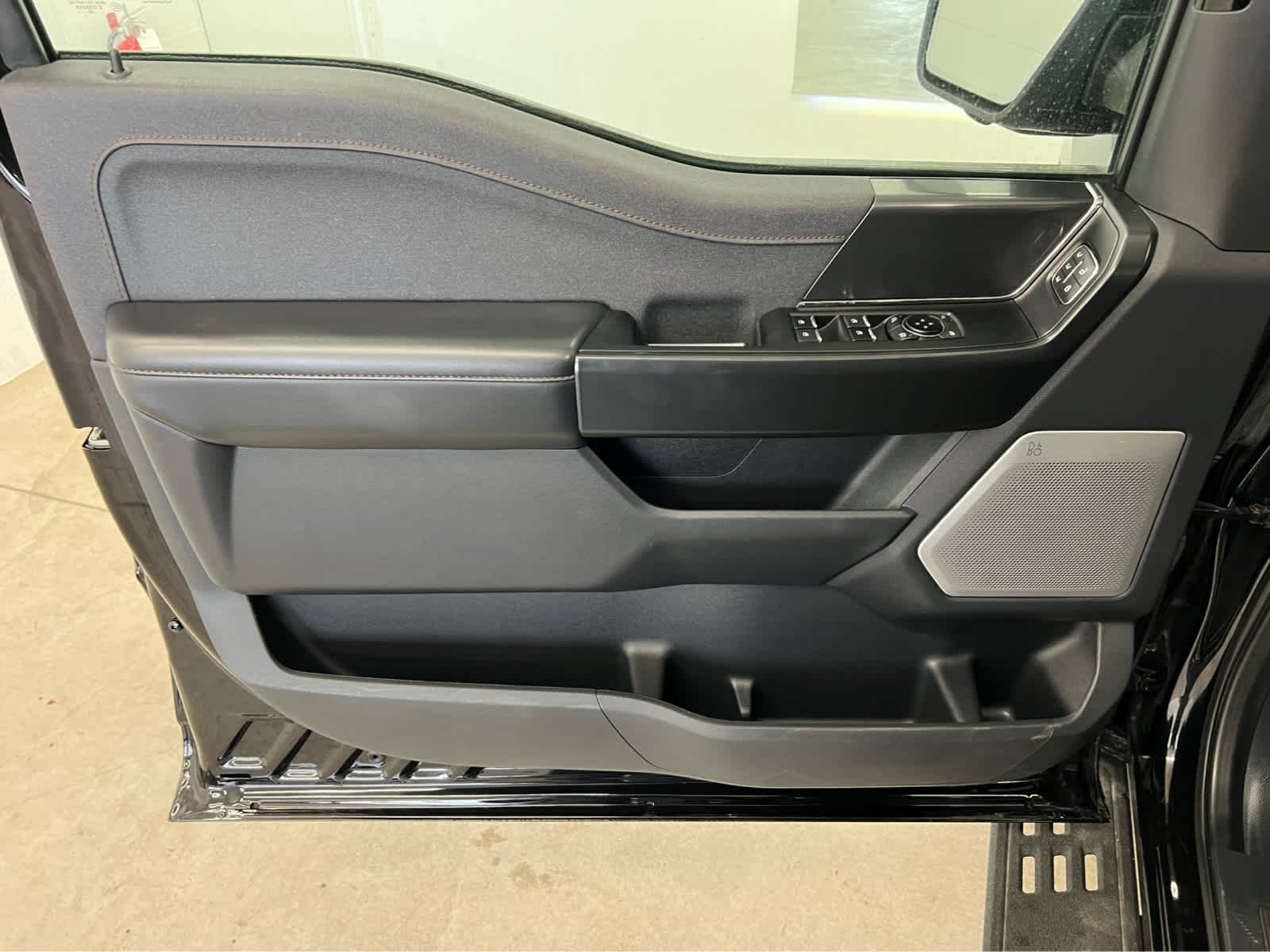 2023 Ford F-150 Raptor - Photo 12