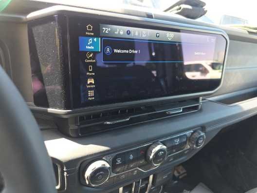 Used 2025 Black Clearcoat Jeep Rubicon image 7