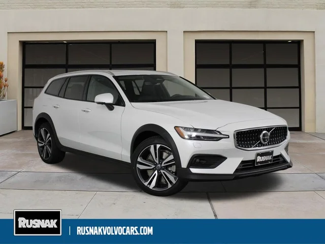 2026 Volvo V60 Cross Country B5 Plus