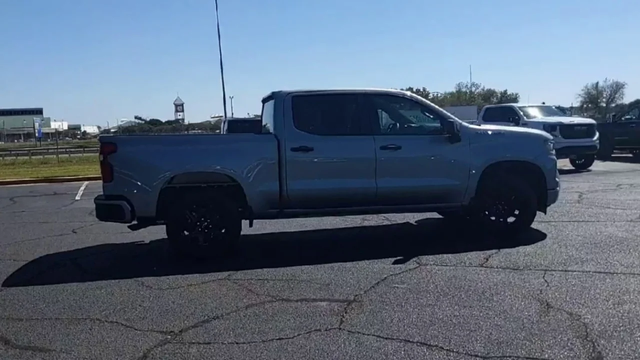 2026 Chevrolet Silverado 1500 Custom - Photo 9