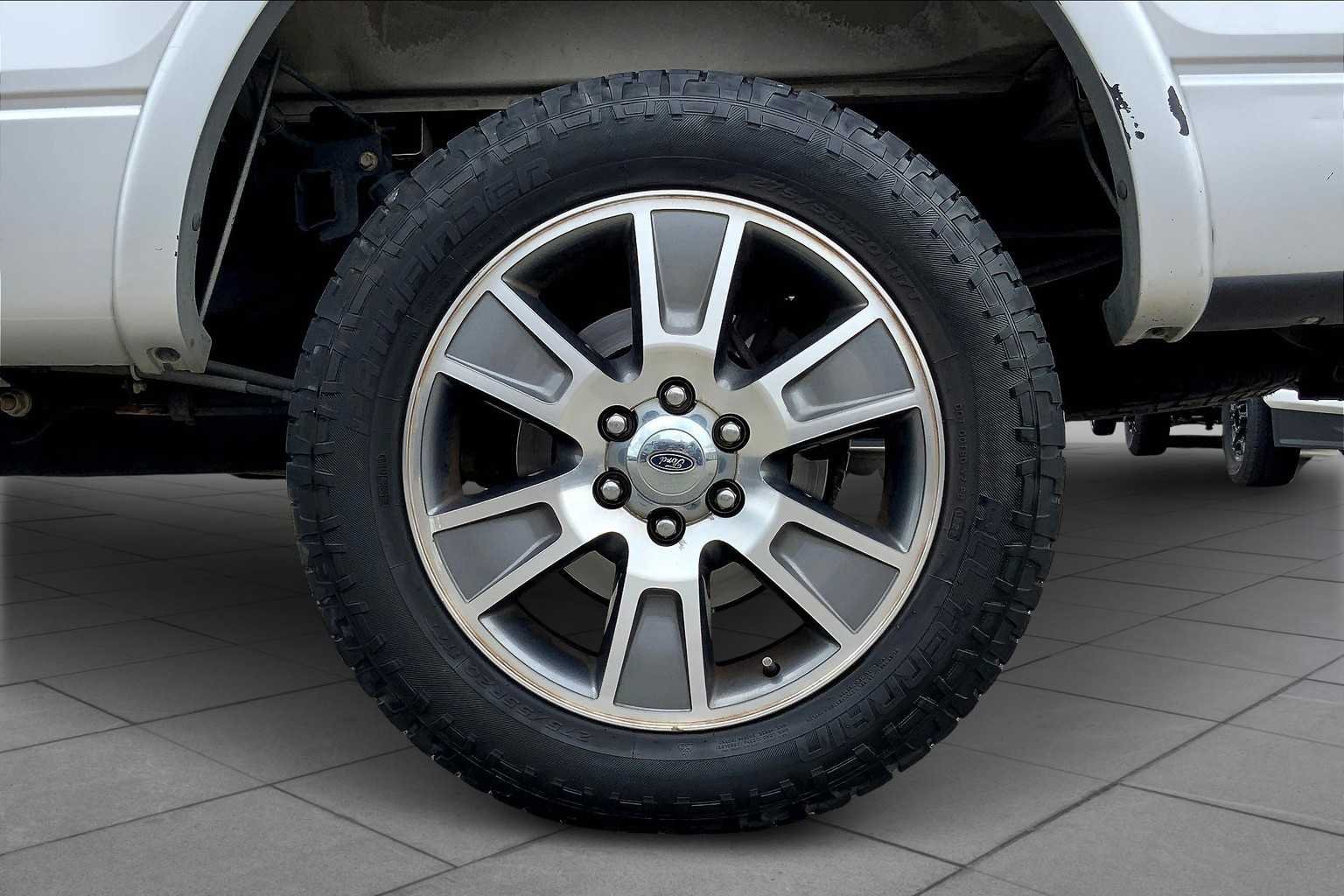 Used 2014 Ingot Silver Metallic Ford Lariat image 8