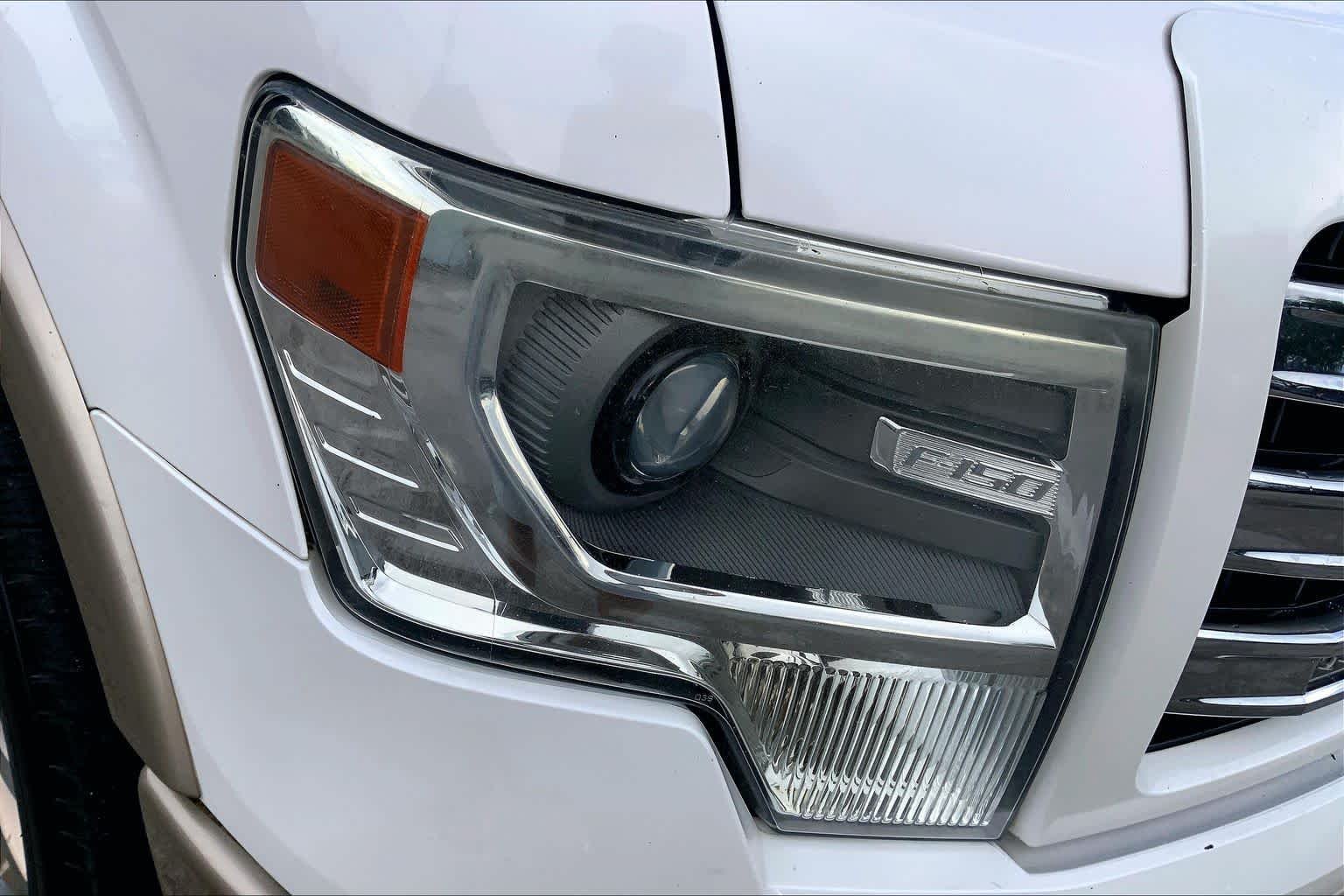 Used 2013 White Platinum Tri-Coat Metallic Ford King Ranch image 27