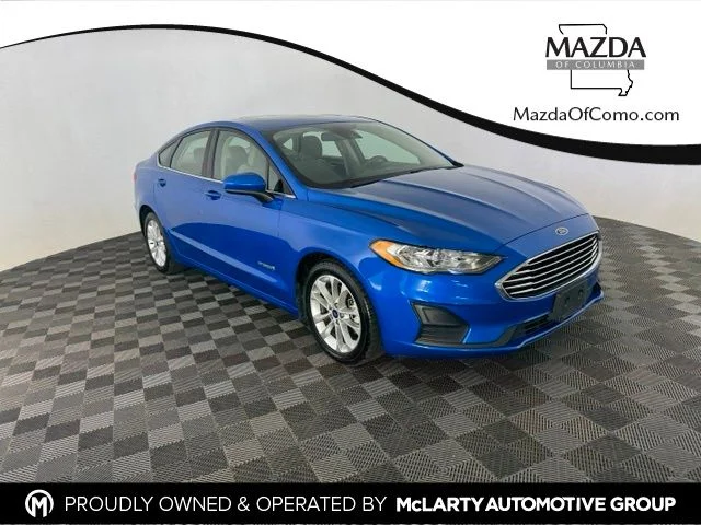 Used 2019 Blue Ford SE image 1