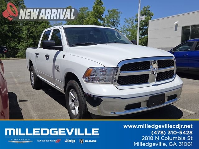 2023 RAM 1500 Classic SLT 4x4 Crew Cab 5'7's photo