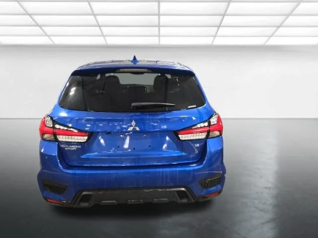 Used 2024  Mitsubishi 2.0 SE image 5