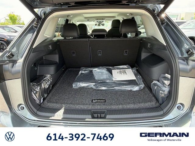 New 2026 Platinum Gray Metallic Volkswagen 2.0T SE image 15