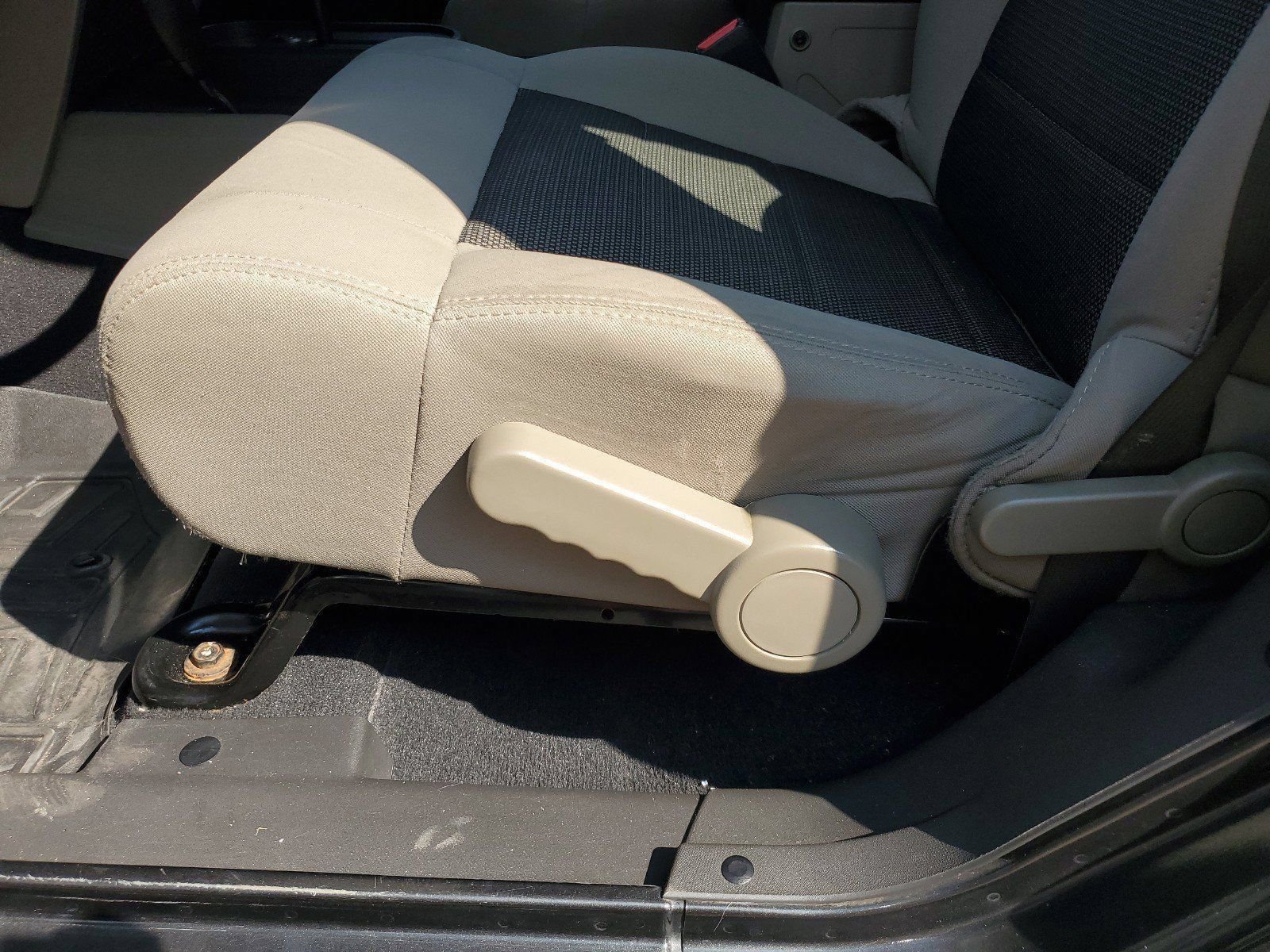 Used 2010 Gray Jeep Rubicon image 11