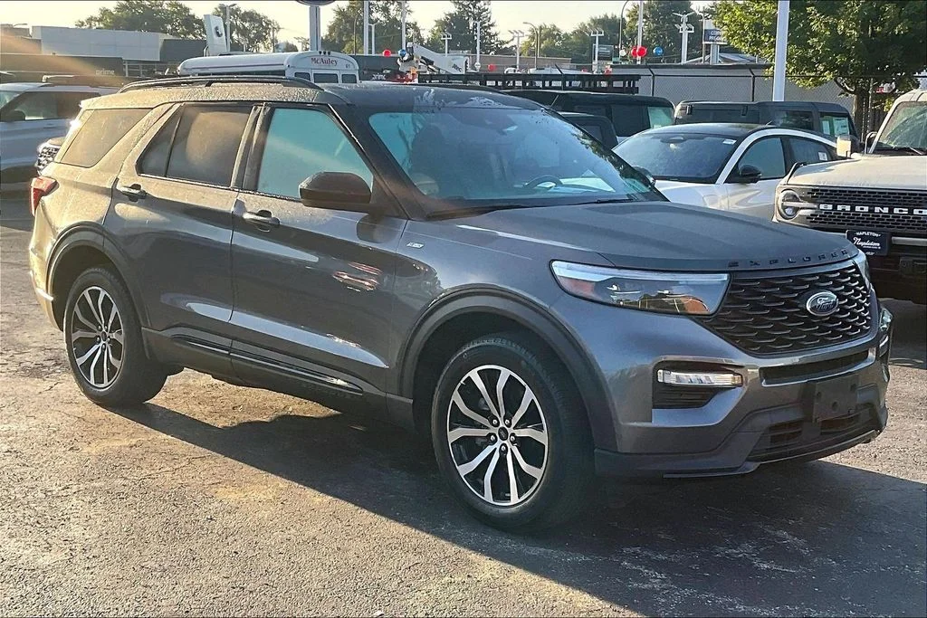 Used 2024 Gray Ford ST-Line image 35