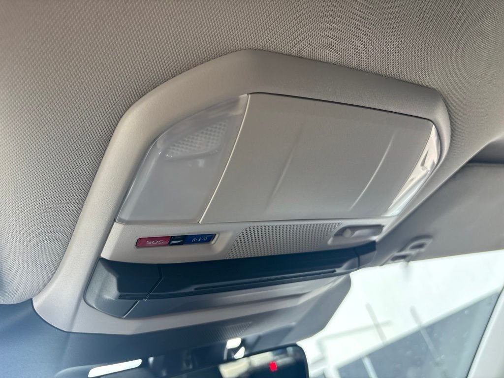 New 2027 CRYSTAL WHITE PEARL Subaru Premium 7-Passenger image 21