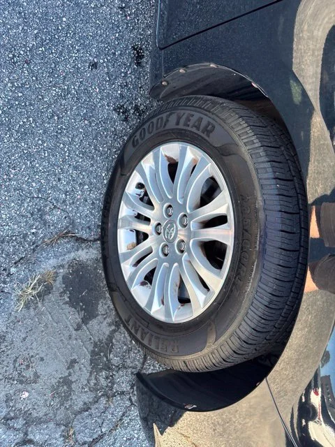Used 2015 Black Toyota XLE image 31