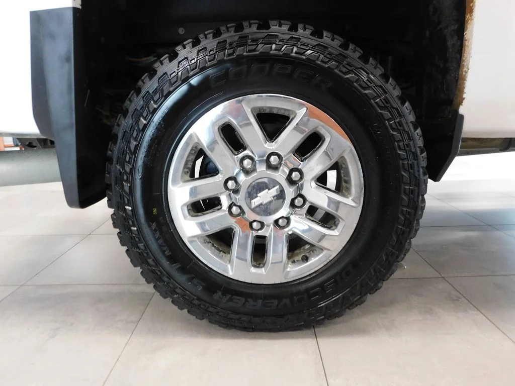 Used 2017 Summit White Chevrolet LTZ image 10