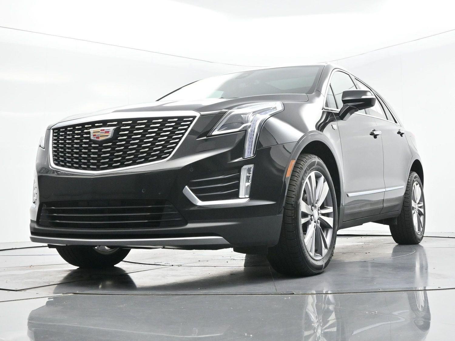 Used 2025 Stellar Black Metallic Cadillac Premium Luxury image 46