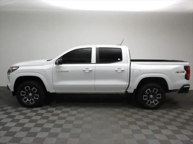 Used 2024 Summit White Chevrolet LT image 2