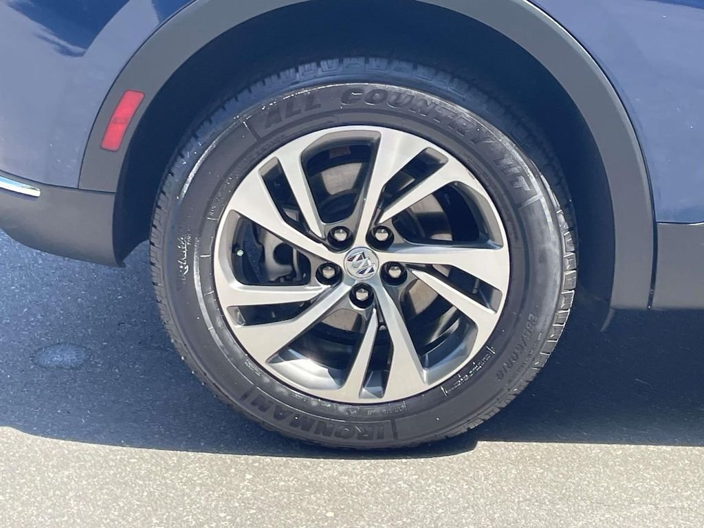 Used 2022 Blue Buick Essence image 7