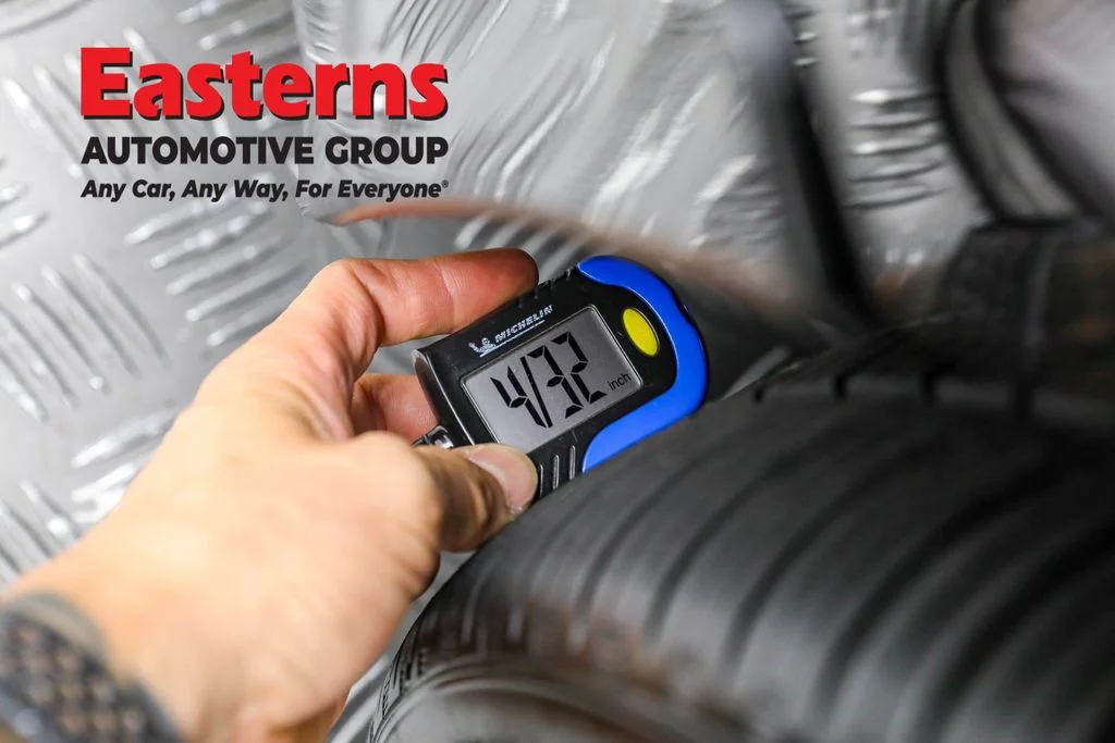Used 2020 Black Nissan 2.5 SR image 26