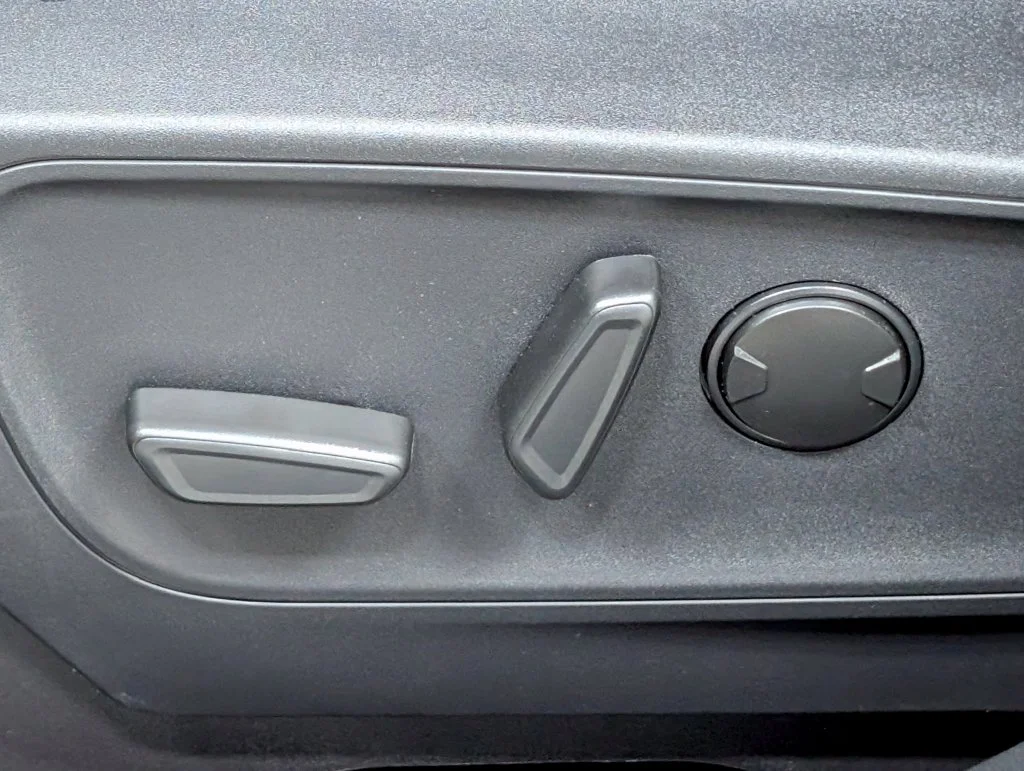 New 2026 Shadow Black Ford Outer Banks® image 12