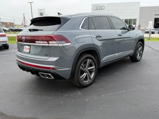 Used 2024 Gray Volkswagen 2.0T SEL R-Line image 10