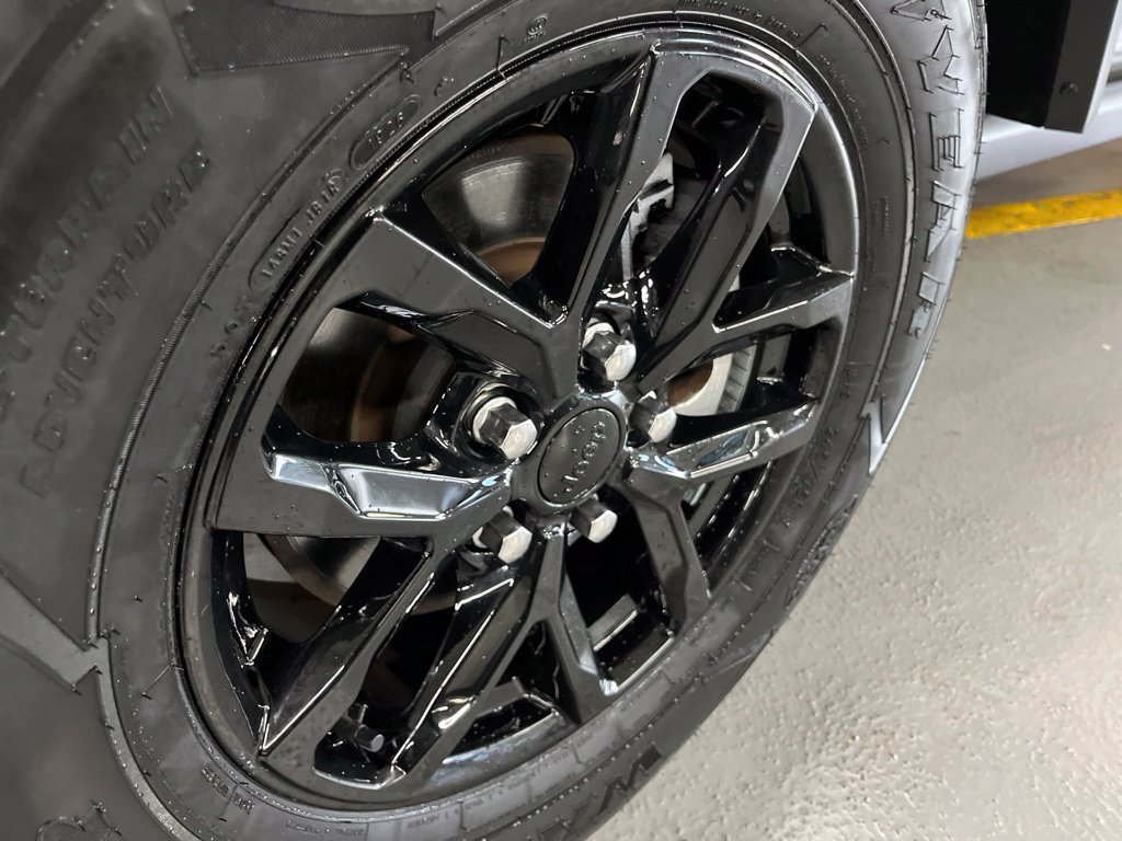 Used 2023 Gray Clearcoat Jeep Freedom Edition image 11