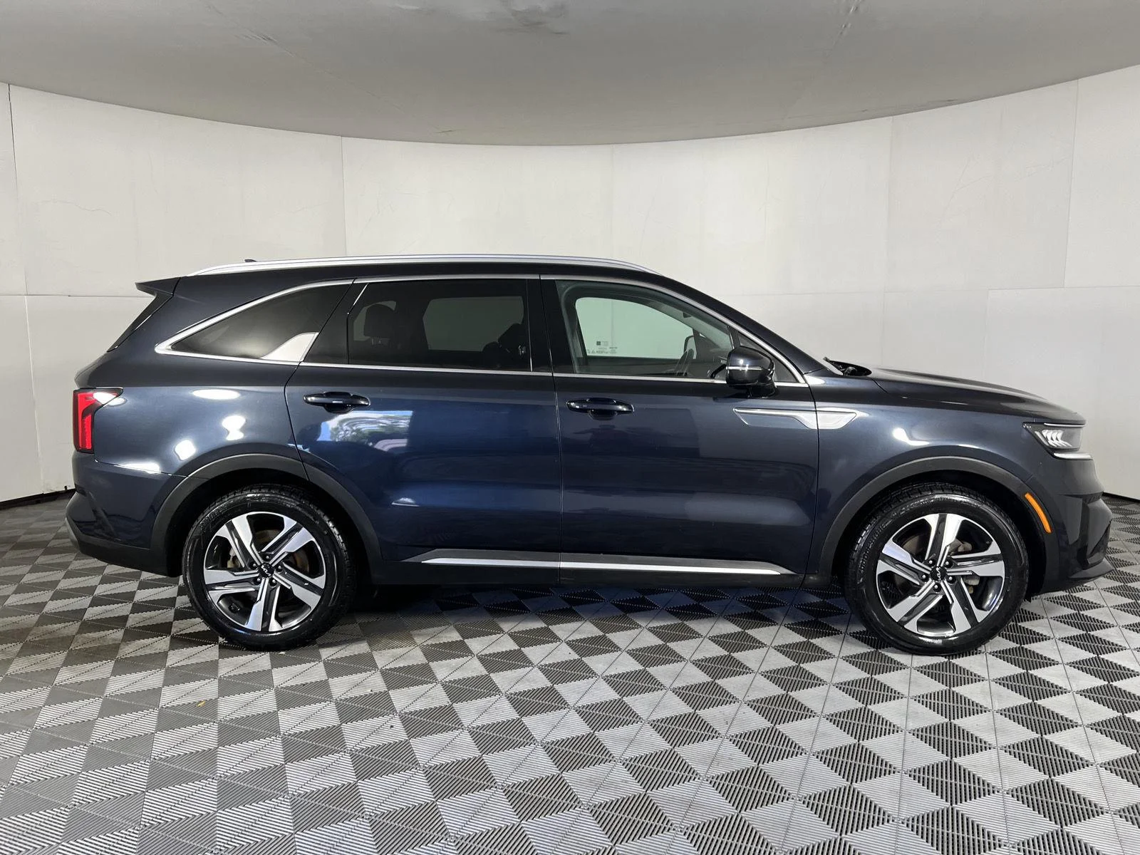 Used 2023 Gravity Blue Kia EX image 10