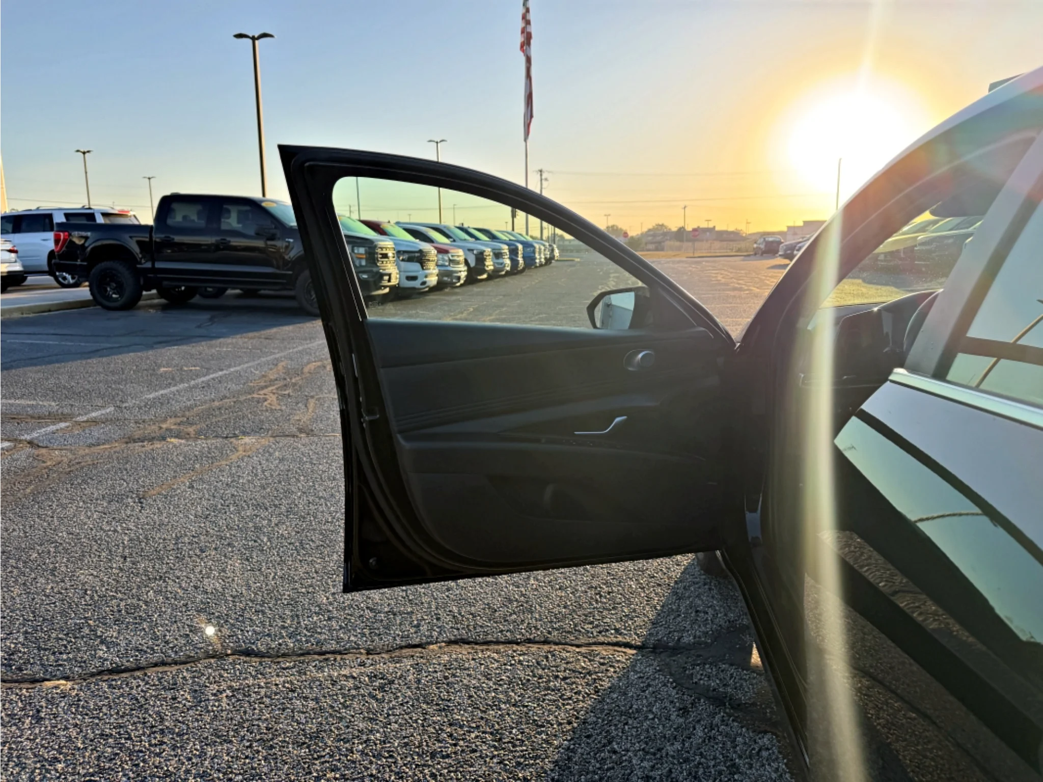 Used 2024 Abyss Black Hyundai Limited image 16