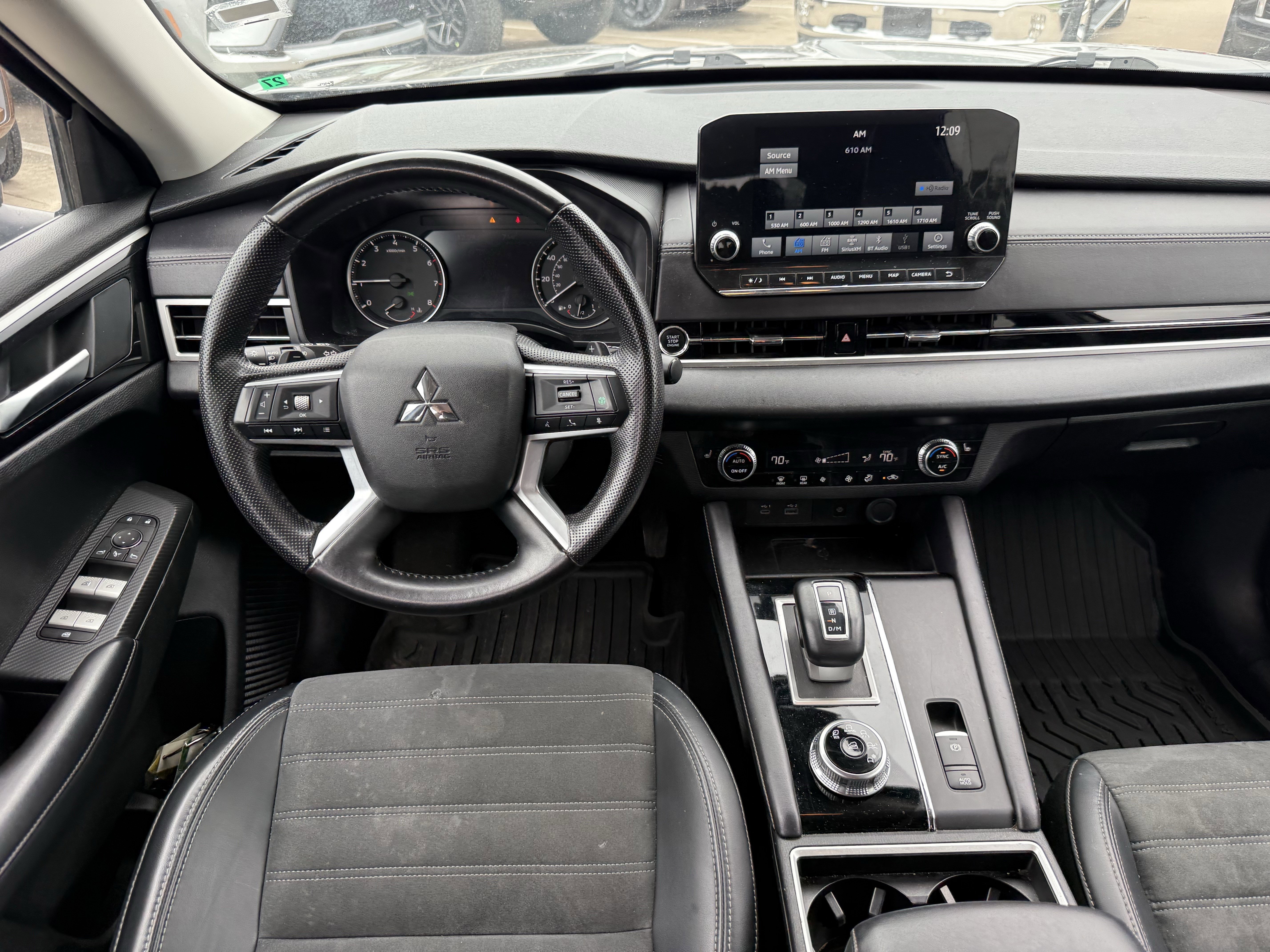 Used 2024 Gray Mitsubishi SE image 13
