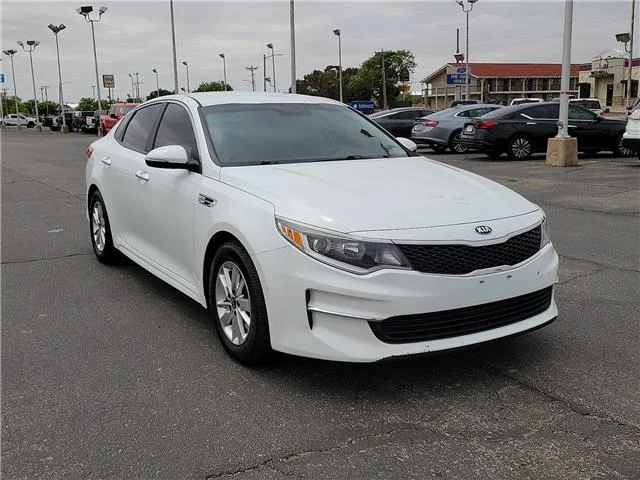 Used 2018 Snow White Pearl KIA LX image 5