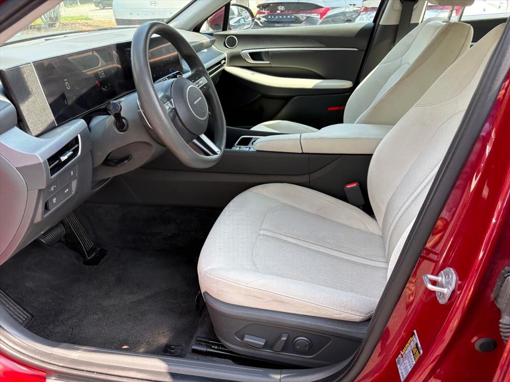 2025 Hyundai Sonata SEL - Photo 14