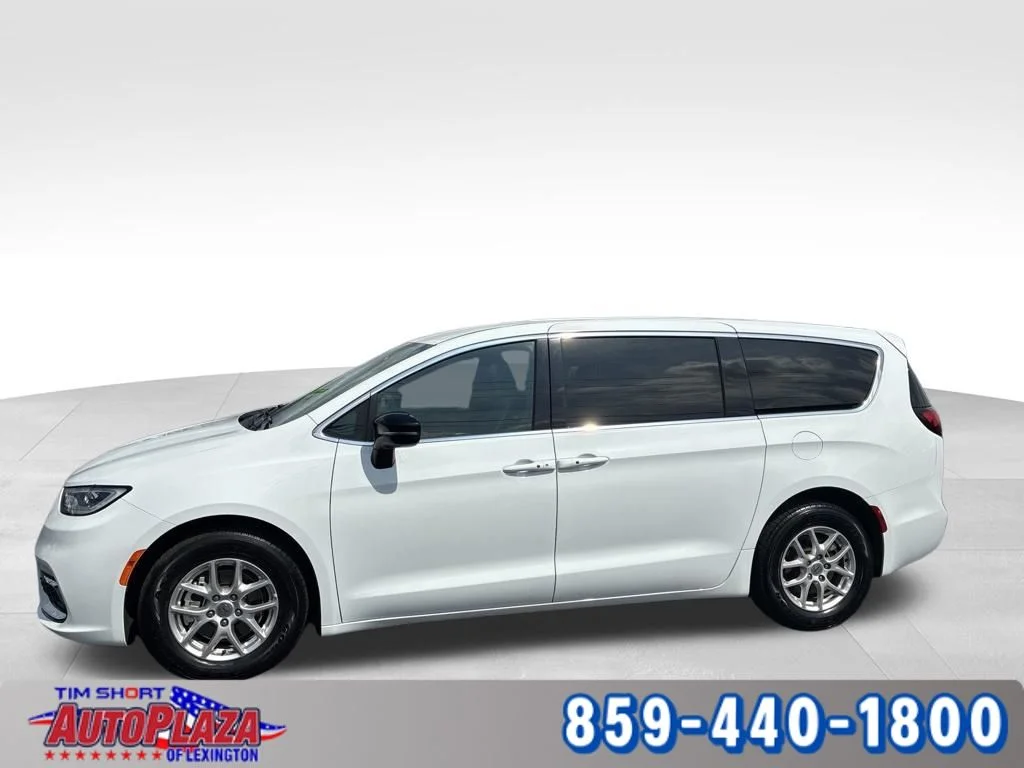 Used 2025 White Chrysler Select image 2