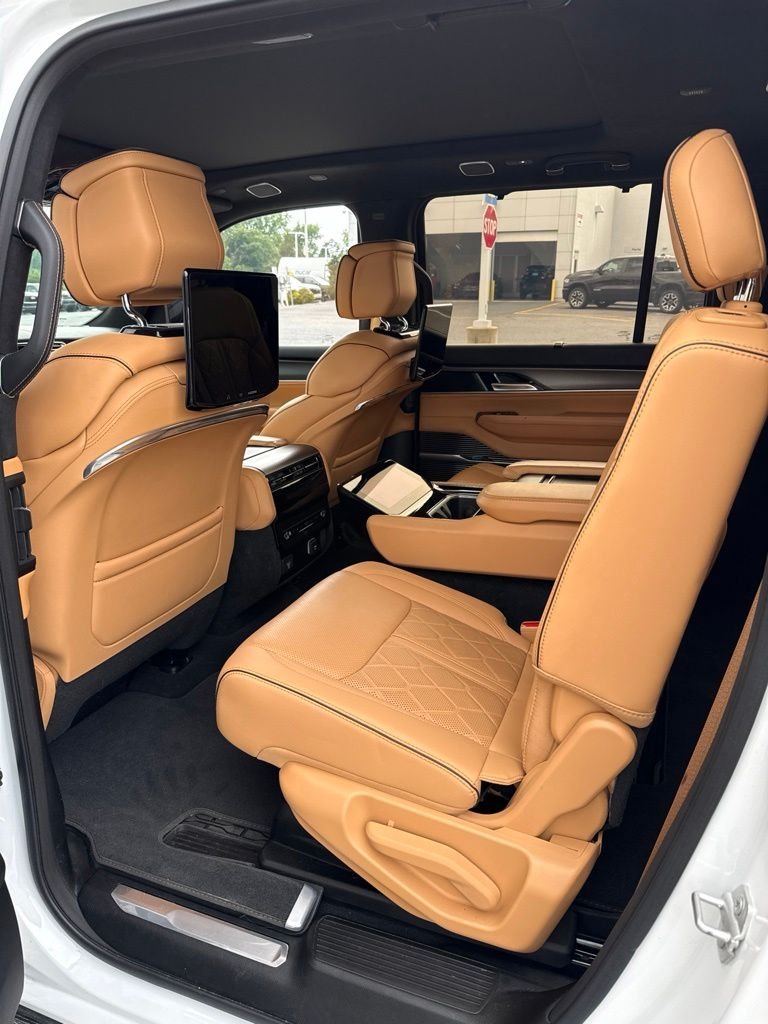 Used 2023 White Jeep Series III image 10