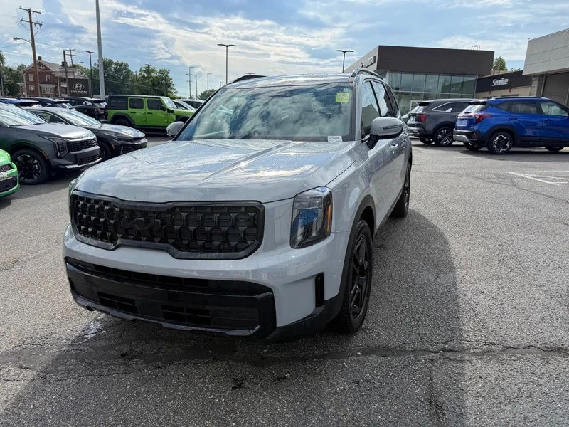 Used 2025 Gray Kia EX X-Line image 3
