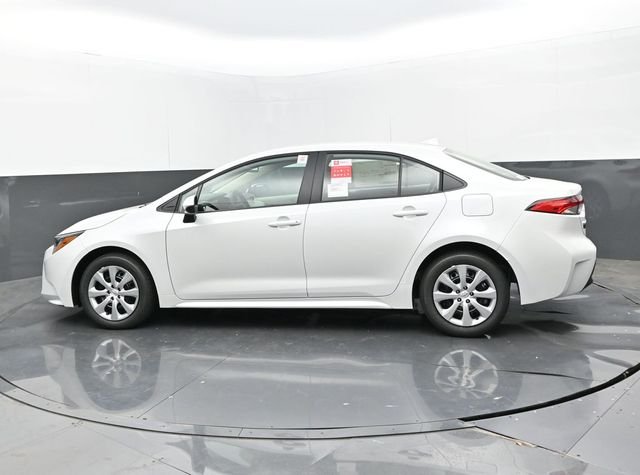 Used 2025 Wind Chill Pearl Toyota LE image 20