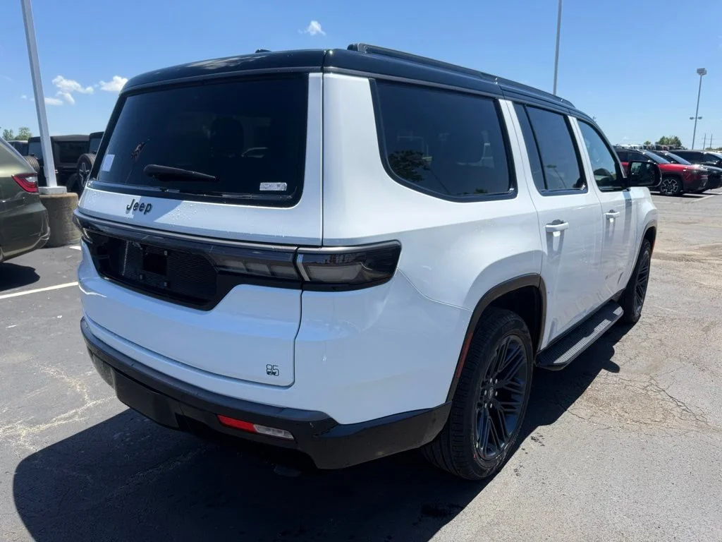 New 2026 Bright White Clear-Coat Exterior Paint Jeep  image 3