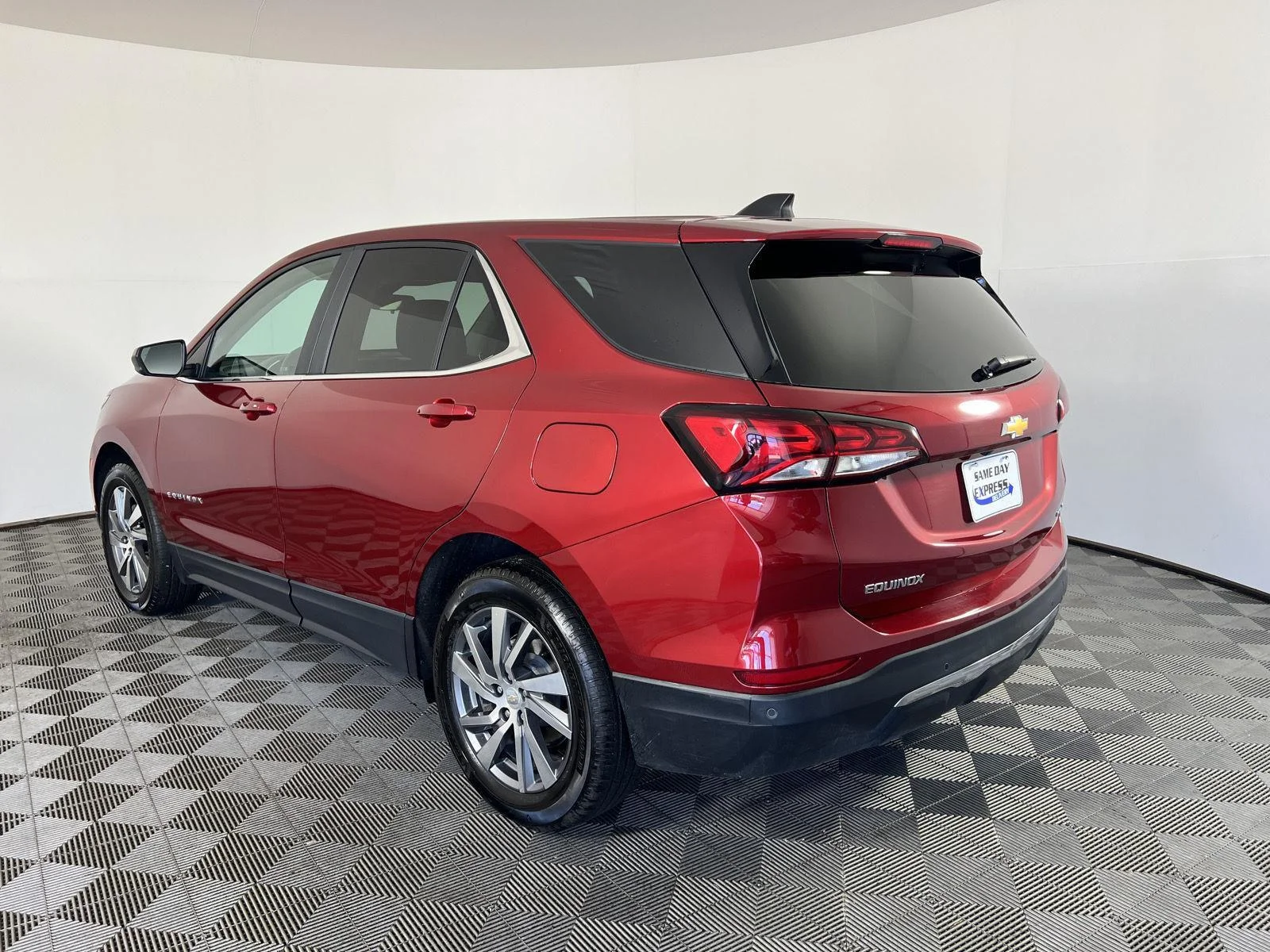 Used 2024 Radiant Red Tintcoat Chevrolet LT image 27