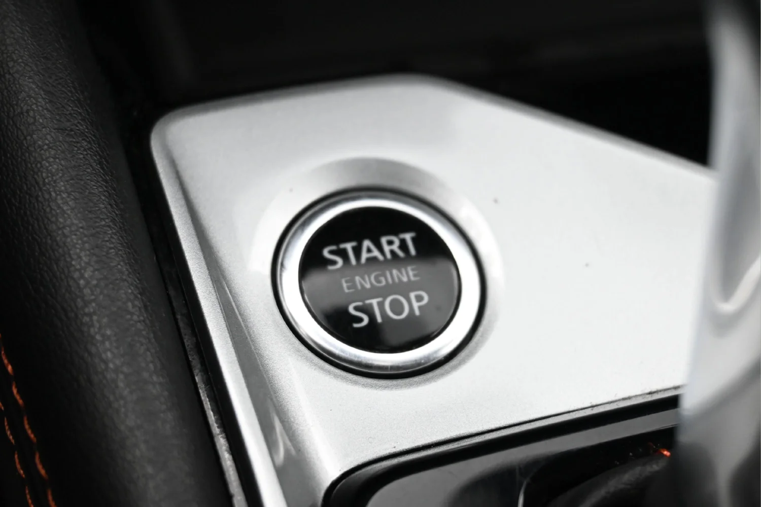 Used 2025 Black Nissan 2.5 SR image 14