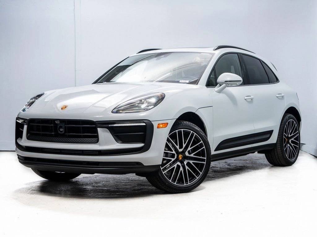 2026 Porsche Macan Base