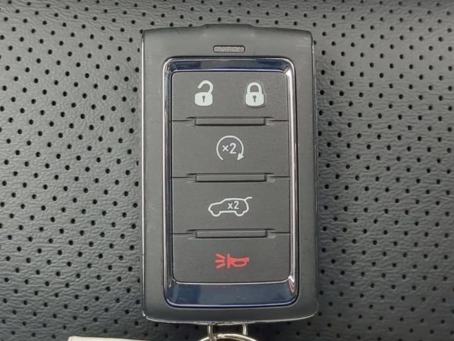 New 2027 High-Gloss Black Paint Jeep Limited image 37