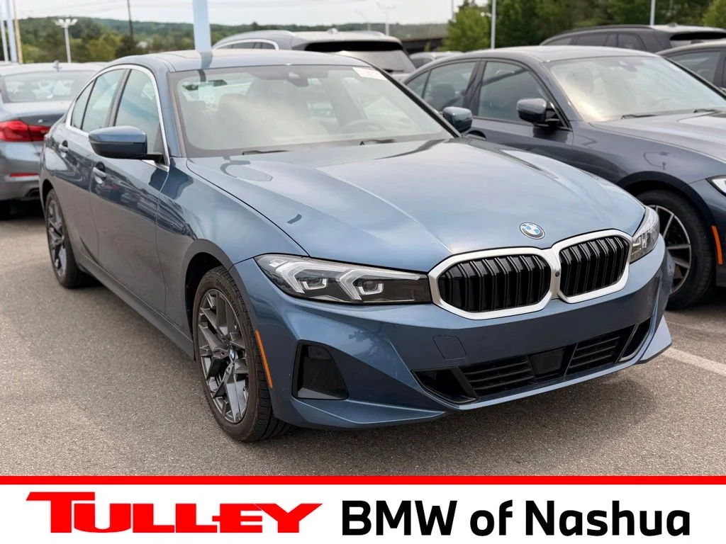 2025 BMW 3 Series 330i xDrive Sedan's photo