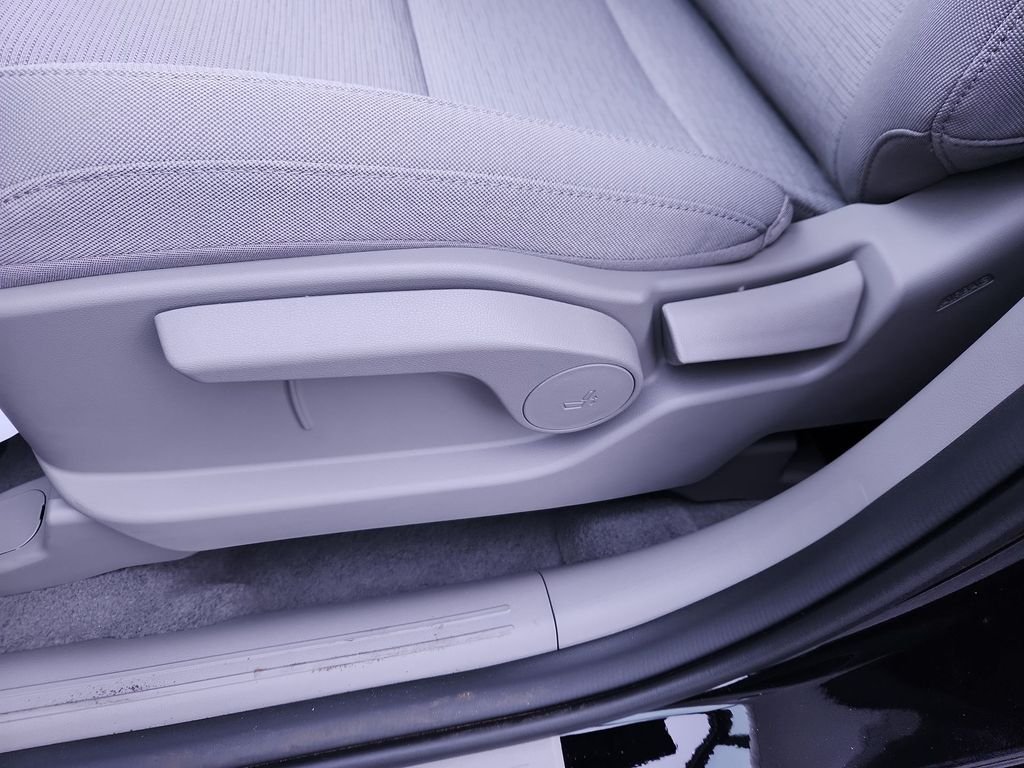 New 2026 Black Hyundai SE image 12