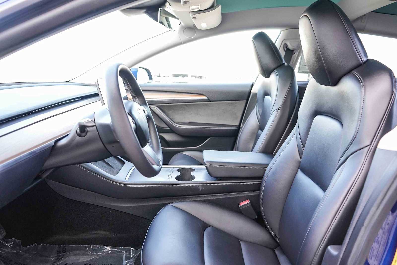 Used 2023  Tesla  image 17