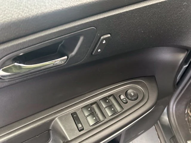Used 2011 Cyber Gray Metallic GMC SLT-1 image 9