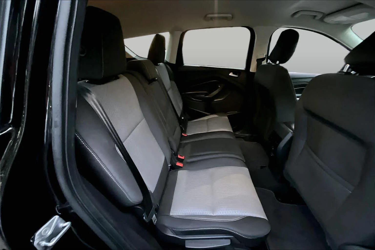 Used 2019 Agate Black Ford SE image 18