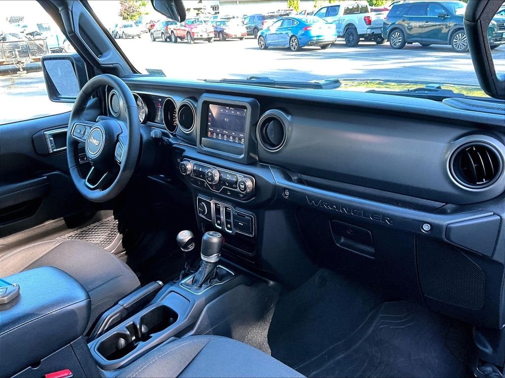 Used 2023 Granite Crystal Metallic Clearcoat Jeep Sport S image 14
