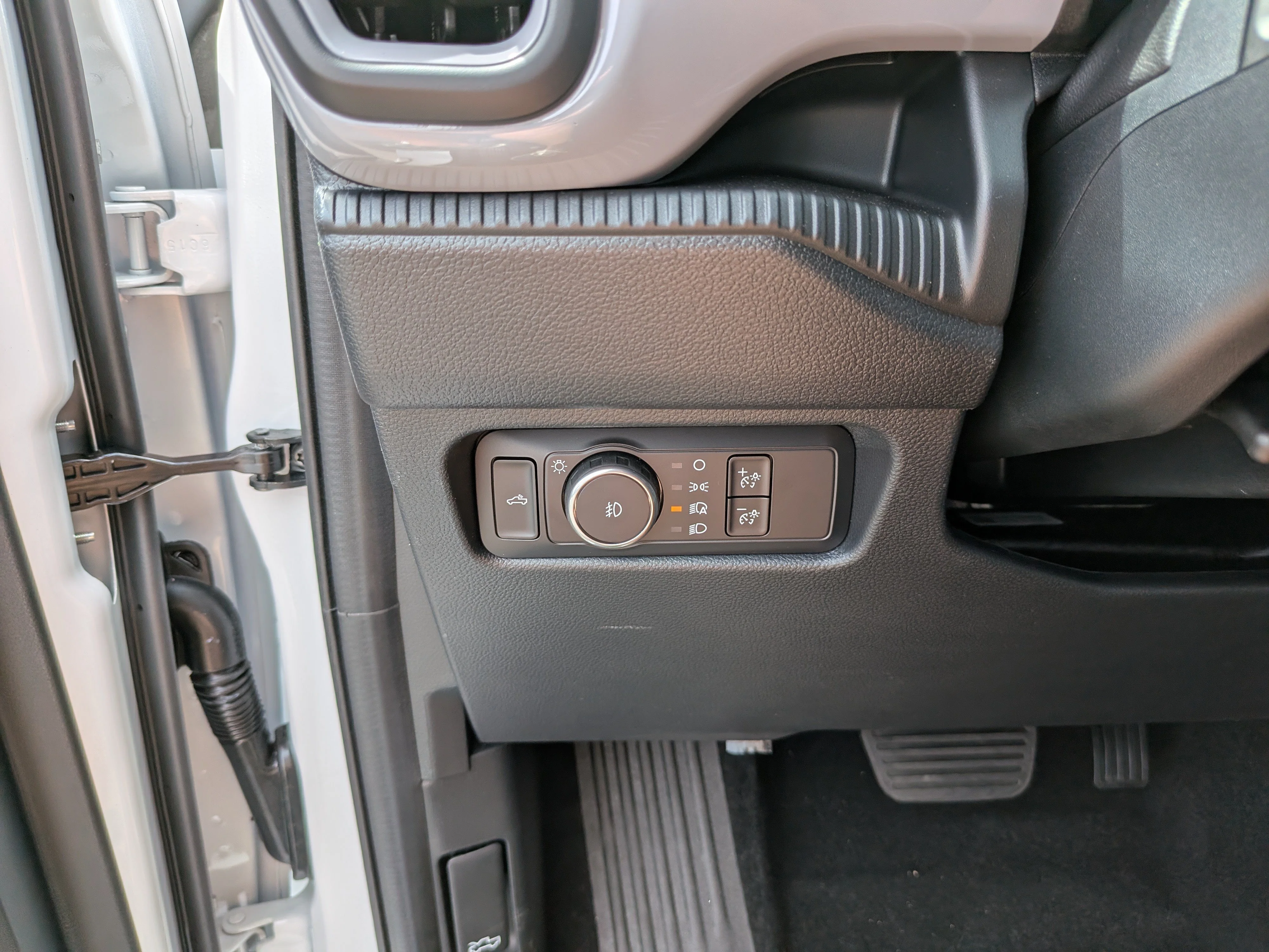 New 2026 Oxford White Ford XL image 25
