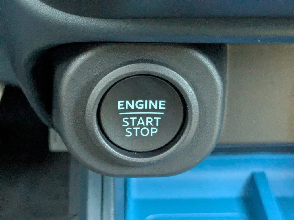 New 2025 Azure Gray Metallic Tri-Coat Ford XLT image 30