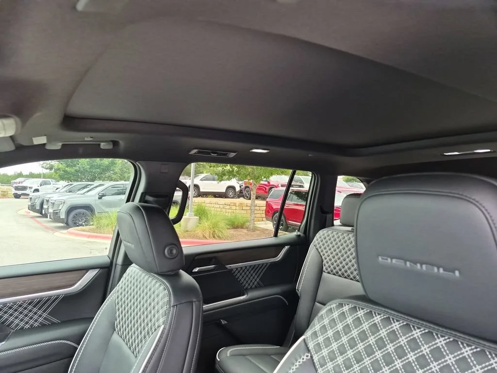 2026 GMC Acadia Denali - Photo 29
