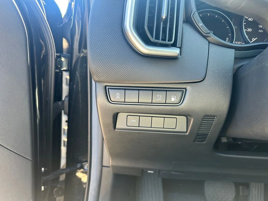 Used 2025 Black Mazda Preferred image 25