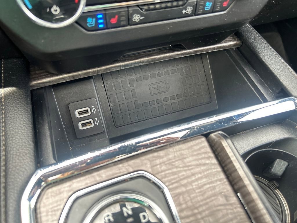 Used 2019  Ford Limited image 30