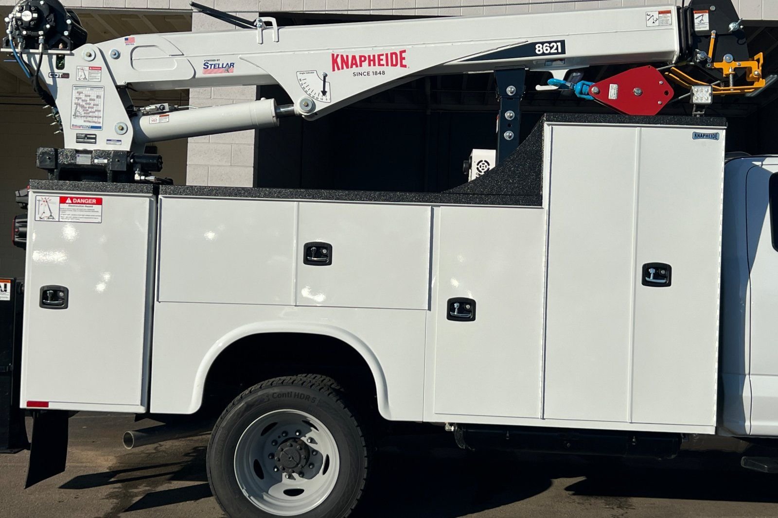 New 2026 Oxford White Ford F-550® XL image 24